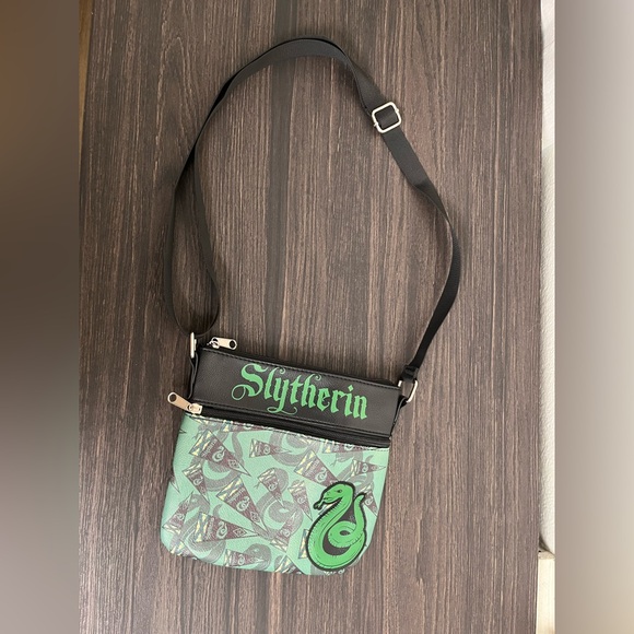 HARRY POTTER Slytherin Snake Black & Green Crossbody Bag 8x8” faux leather - Picture 1 of 9
